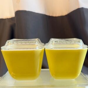 Vintage Pyrex 501-B Refrigerator Keepers – Set of 2